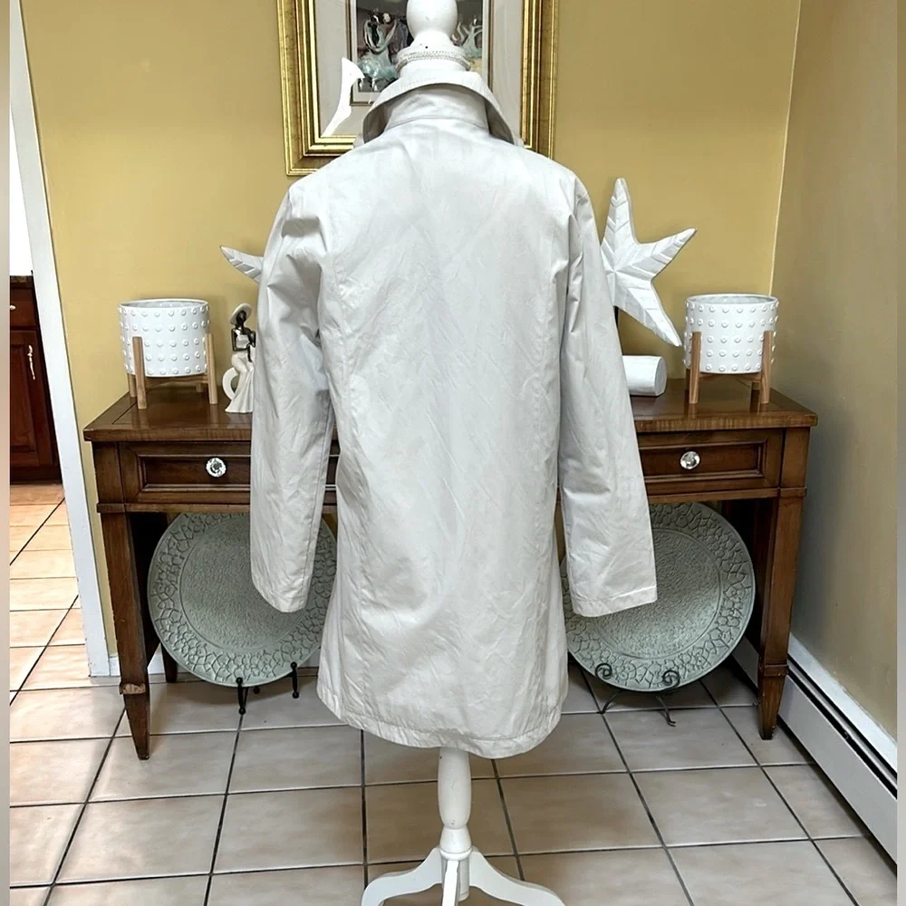 Cabela’s Women's Cream Fully Lined Button Front Collared Pockets Trench Coat Med - Picture 9 of 14